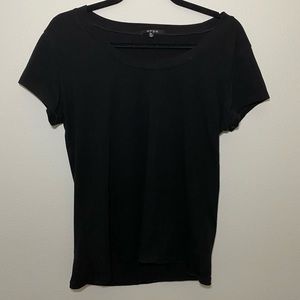 𝚑𝚢𝚙𝚎 black t-shirt